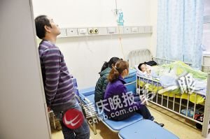 7歲男童肝癌晚期 稱盼醫(yī)生捉出肚中“蟲子”